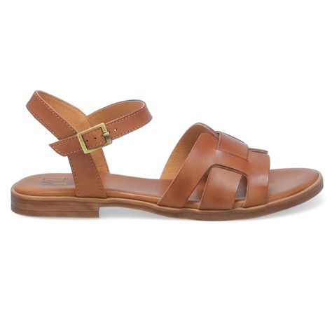 Make a statement with every step in the Miz Mooz Luxor sandal. The slim silhouette and buckle accent give this sandal a modern yet timeless look, sure to make it for your new go-to casual pair.