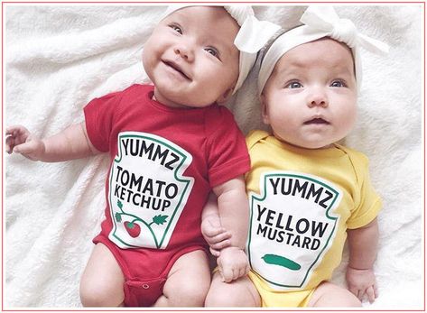 Onesies Halloween, Matching Twins Outfits, Twin Costumes, Twin Humor, Twin Baby Gifts, Twin Halloween, Taytum And Oakley, Twin Halloween Costumes