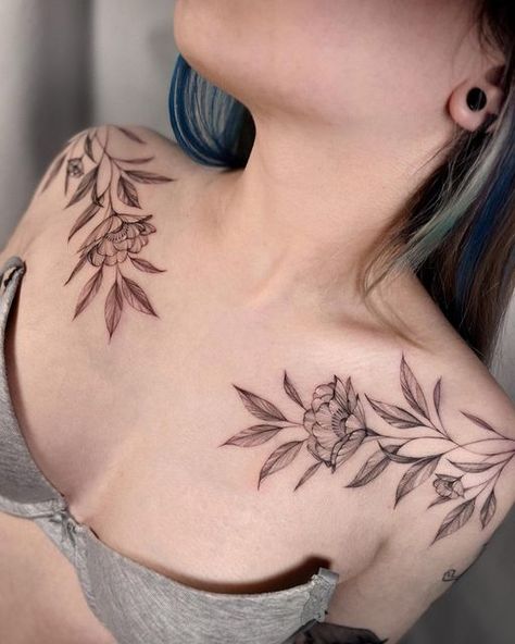 Floral Clavicle Tattoo, Botanical Chest Tattoo, Chest Flower Tattoo, Floral Chest Tattoo Female, Flower Collar Bone Tattoo, Clavical Tattoos Women, Mj Tattoo, Clavicle Tattoo, Dragon Tattoo Ideas