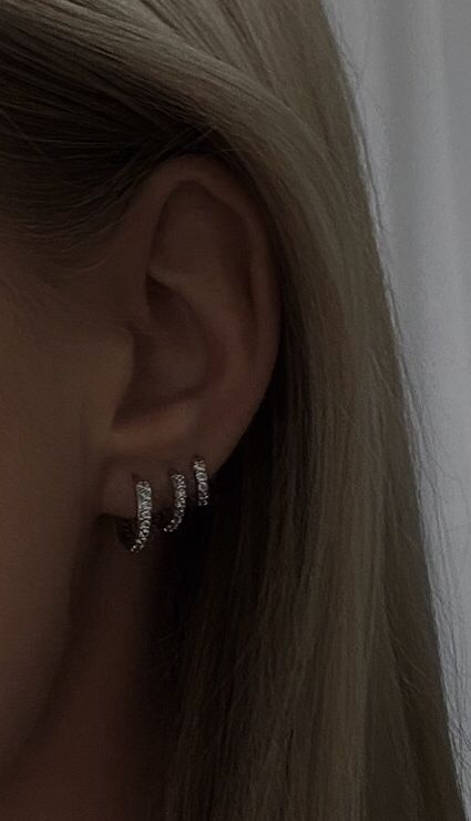 Ear Aesthetic, Piercing Aesthetic, Cute Ear Piercings, Foto Ideas Instagram, My Pinterest, Creative Hobbies, Girly Jewelry, Jewelry Inspo, Ear Jewelry