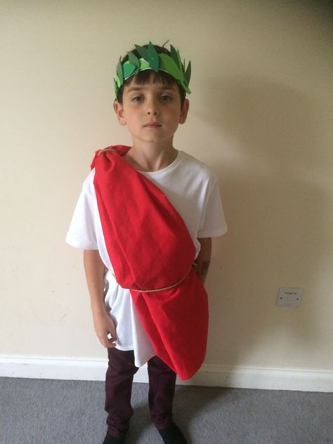 Roman Day School Costume, Roman Soldiers Costume, Roman Costume Diy, Roman Costume Kids, Diy Roman Costume, Greek Costume Diy, Italian Costume Ideas, Ancient Roman Costume, Greek Mythology Costumes