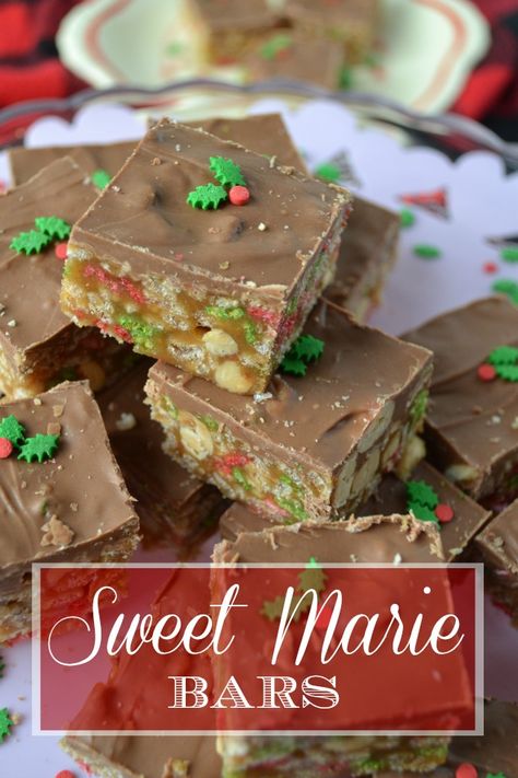 A festive chewy caramel and krispie peanuty treat that tastes just like a Sweet Marie bar. Chocolate bar that is! Dessert Bar Recipe, Red Cottage, Ginger Spice, Bar Recipe, Spice Cookies, Rice Krispie, Christmas Cooking, Baking Ideas, Noel Christmas