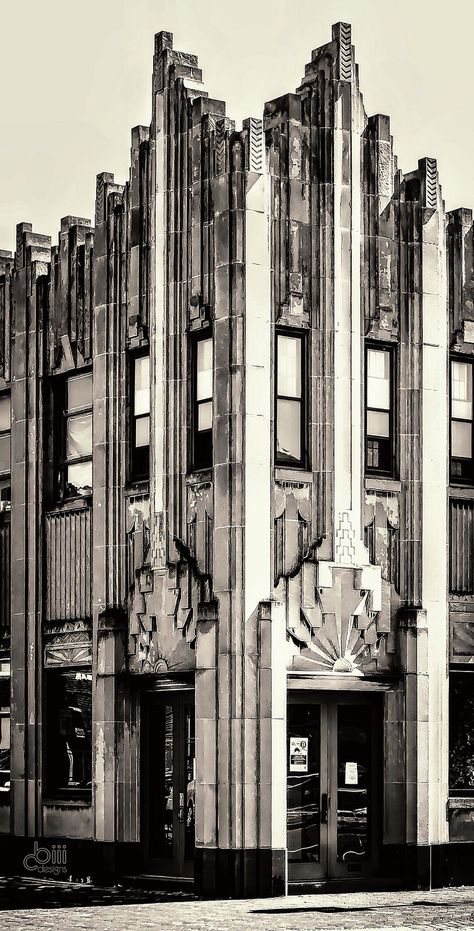 Art Deco Architecture ~ U.S.A. | The Senior Services Building, formerly Citadel for the Salvation Army, 101 South Spring Street, Elgin, Illinois. Designed by Albert Fehlow, 1930. Photo by cbiiidesigns via Flickr. Arte Art Deco, Elgin Illinois, Architecture Cool, Art Deco Inspiration, Streamline Moderne, Deco Architecture, Art Deco Buildings, Salvation Army, Art Deco Architecture