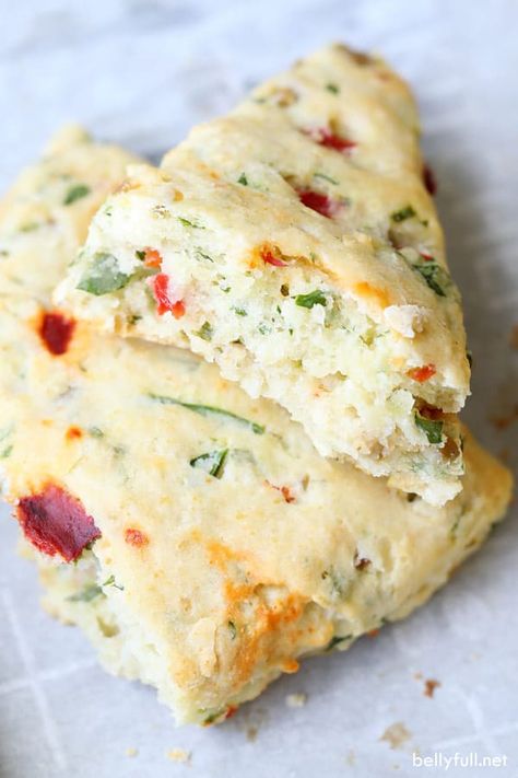 These Bruschetta Scones have a savory flair, including sun dried tomatoes, basil, olives, pine nuts, and feta cheese! #scones #homemadescones #savoryscones #bruschetta #recipe Savory Scones Recipe, Baking Scones, Easy Bruschetta, Scones Recipe Easy, Homemade Scones, Savory Scones, Tea Party Food, Savoury Baking, Sun Dried Tomatoes