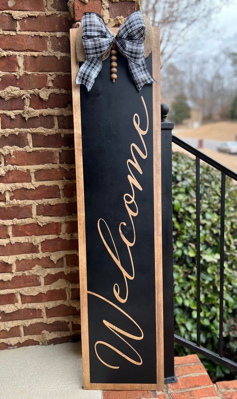 Last Name Door Leaner, Front Welcome Sign, Black Porch Sign, Little Front Porch Ideas, Welcome Door Leaner Signs, Black Door Hanger Sign, Front Porch Simple Decor, Unique Porch Signs, Front Porch Leaning Sign