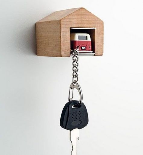 Top 10 Creative and Unusual Key Holders Key Hanger Ideas, Mini Garage, Key Holder Diy, Cheap Rustic Decor, Hanger Ideas, Keys To Success, Wooden Key Holder, Car Key Holder, Vintage Volkswagen