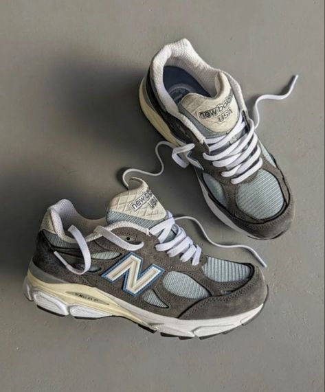 Hottie Outfits, Nb Sneakers, Designer Things, Fashion Thoughts, New Balance 990, Shoes Outfit Fashion, Fresh Sneakers, Dad Shoes, Hype Shoes