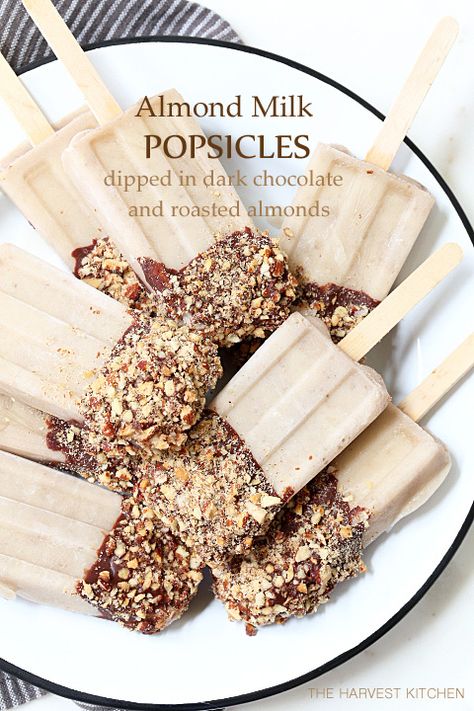 Almond Milk Popsicles, Milk Popsicles, Hemgjord Glass, Brownie Desserts, Popsicle Recipes, Roasted Almonds, Cream Recipes, Healthy Sweets, Frozen Desserts