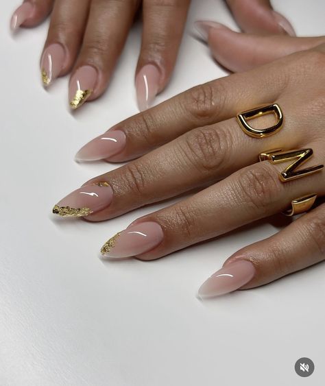 Contrast Nails, Golden Nails Designs, Brown Acrylic Nails, Gold Acrylic Nails, Bridesmaids Nails, Fancy Nail Art, Foil Nail Art, Golden Nails, Fancy Nails Designs