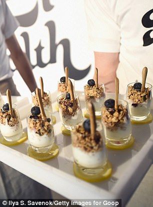 Yoga Party Food, Brunch Decorating Ideas Events, Yoga Brunch Ideas, Wellness Birthday Party, Pilates Party Ideas, Health And Wellness Event Ideas, Wellness Retreat Food, Pilates Event Ideas, Yoga Party Ideas