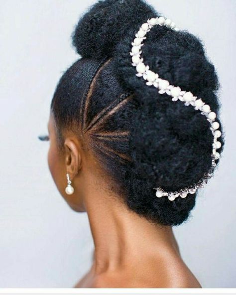 Afro Wedding Hairstyles, Natural Bun Hairstyles, Bridesmaids Hairstyles, Natural Hair Wedding, Black Wedding Hairstyles, Natural Wedding Hairstyles, Twisted Hair, Natural Hair Bride, Black Bridesmaids