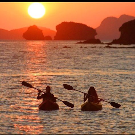 Philippines! Kayaking Aesthetic, White Water Kayak, Kayaking Tips, Camping Friends, Salt Water Fishing, Kayak Camping, Camping Destinations, Summer Water, Sea Kayaking