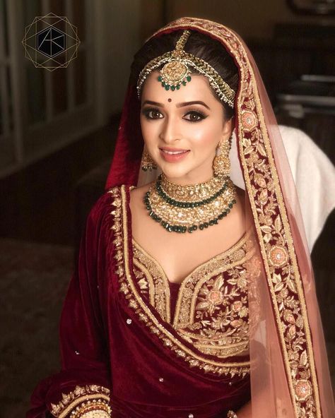 शादी की तस्वीरें, Indian Wedding Makeup, Indian Bride Makeup, Indian Bridal Photos, Bridal Lehenga Collection, Designer Bridal Lehenga, Bridal Outfit, Indian Bridal Dress, Indian Woman