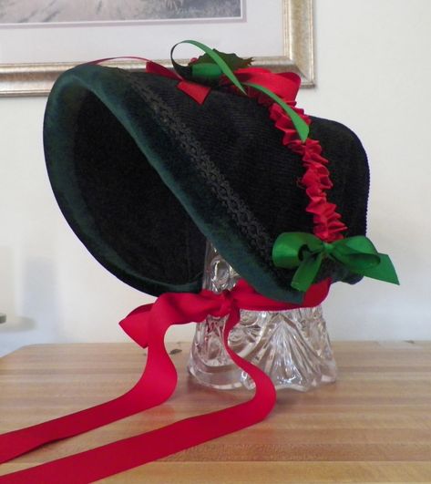 Diy Dickens Bonnet, Carolers Costume, Dickens Fair Costume, Victorian Christmas Dress, Choir Costume, Victorian Carolers, Dickens Dress, Christmas Bonnet, Christmas Costumes Women