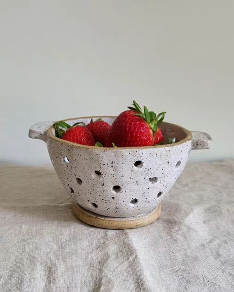 A berry colander from long ago... think I should bring them back:) #pinchedpottery #berrycolander #pottery #ceramics #speckledclay #handbuiltceramics Ceramic Colander Pottery, Ceramic Berry Bowl Handmade, Colander Pottery, Clay Colander, Pottery Berry Bowl, Ceramic Berry Bowl, Berry Colander, Carved Pottery, Pinch Pots