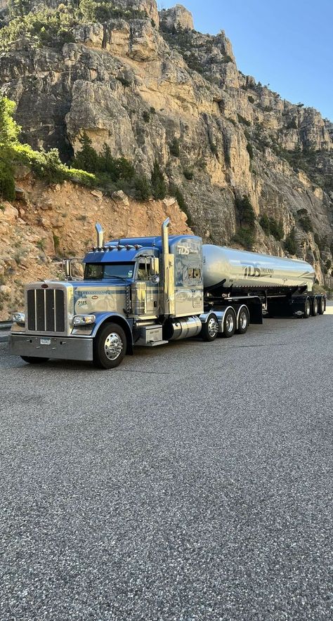 Tanker Yanker, Trucks For Sell, Transport Truck, American Trucks, Tanker Truck, Peterbilt 389, Old Lorries, Custom Big Rigs, Best Jdm Cars