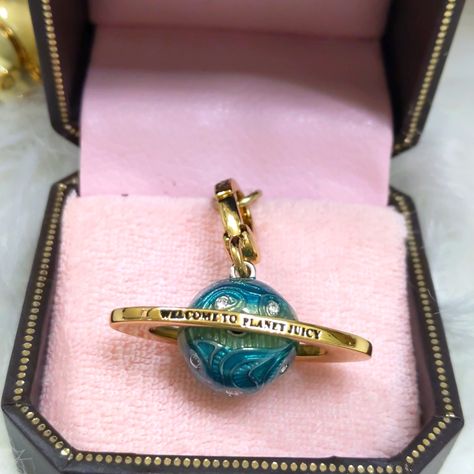 Bnib And Nwt Vintage Juicy Couture Planet Juicy Charm. Charm It Charms, Juicy Charms, Juicy Couture Charms Bracelet, Juicy Couture Necklace, Vintage Juicy Couture, Closet Tour, Preppy Jewelry, Juicy Couture Accessories, Juicy Couture Charms