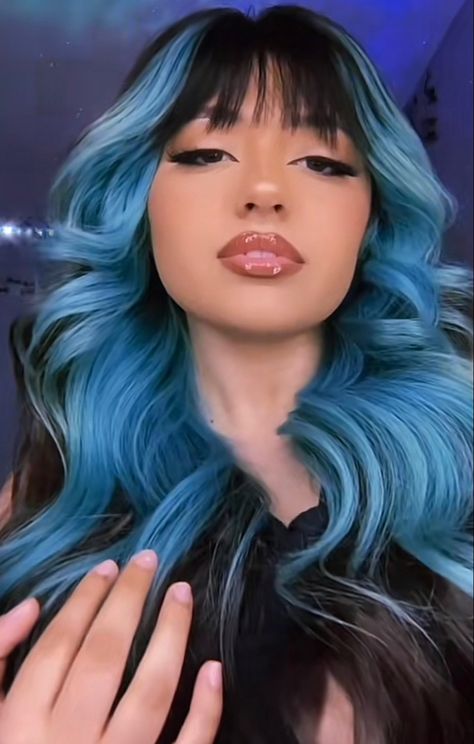 Blue And Black Hair With Bangs, Black And Blue Split Dye Hair, Light Blue Peekaboo Hair, Light Blue Money Piece Hair, Halo Split Dye, Blue Hair With Money Piece, Half Black Half Blue Hair, Black And Light Blue Hair, Under Hair Dye Blue