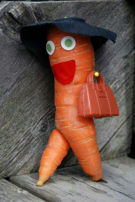 Funny carrot Drinking Memes, Vegan Fitness, Costume Contest, Food Humor, Image Macro, Teacher Humor, Going Vegan, Easy Workouts, Make Me Smile