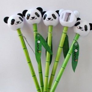 Bamboo-Pencil-and-Panda-Sharpener-0 (on an amazing website of panda products!) Panda Room, Panda Things, Panda Store, Panda Items, Panda Birthday Party, Panda Birthday, Kawaii School Supplies, Panda Party, Panda Bears