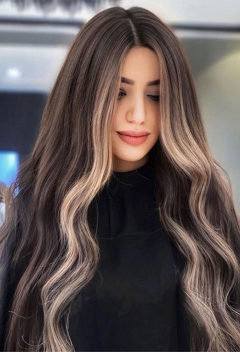 blonde face framing, blonde highlights, best hair color trends 2022, dark hair colors, brunette hair color trends 2022, hair color ideas 2022, hair trends 2022, face framing, blonde face framing , face framing highlights, face-framing layers, brunette with face framing, face framing layers straight hair Hair Color Ideas 2022, Two Color Hair, Hair Colour Trends, New Hair Color Trends, Face Framing Hair, Blonde Balayage Highlights, Hair Color Underneath, Cool Blonde Hair, Gorgeous Hair Color