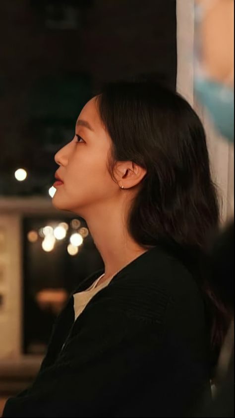 Kim Go Eun Wallpaper, Kim Go Eun Hair, Asian Actress, Flat Face, Kim Go Eun, Park Shin Hye, Dynamic Poses, Side Profile, Korean Actresses