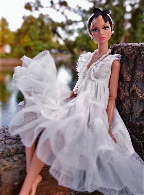 Poppy Parker Barbie Vogue, Barbie Wedding Dress, Diva Dolls, Crochet Doll Dress, Barbie Dress Fashion, Barbie Wedding, Parker Dress, Photoshoot Model, Barbie Style