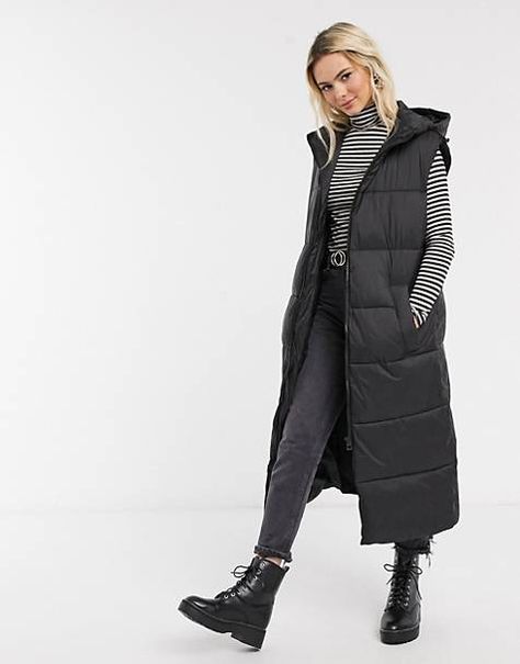 Sleeveless Puffer Jacket Outfit, Long Puffer Vest Outfit, Gilet Outfit Women, Black Puffer Vest Outfit, Long Puffer Vest, Gilet Outfit, Puffer Vest Outfit, Vest Outfits For Women, Puffer Jacket Outfit