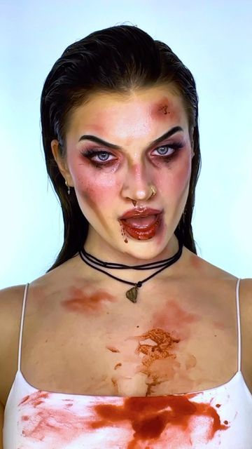 Jennifer’s Body Makeup Halloween, Jennifer's Body Cosplay, Jennifers Body Makeup Look, Jenifer Body Costume Halloween, Jennifers Body Makeup Halloween, Jennifer Body Makeup, Maneater Costume, Jenifer Body Costume, Jennifer's Body Makeup