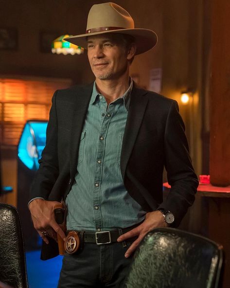 FX Networks on Instagram: “a picture worth 1000 raylan quotes. @justifiedfx: city primeval is on the way.” Timothy Olyphant Justified, Deadpool Jacket, Raylan Givens, Video Game Outfits, Black Cotton Jacket, Batman Outfits, Gentleman Outfit, Designer Jackets For Men, Shearling Jacket Women