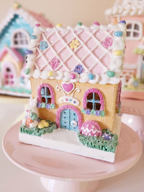 Spring Gingerbread House, Pastel Gingerbread House Decor, Easter Gingerbread House Ideas, Preppy Gingerbread House, Cute Gingerbread House Ideas, Pastel Gingerbread House, Pink Led Light, Easter Gingerbread House, Pink Gingerbread House