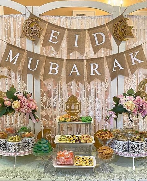 Chand Raat Decorations, Eid Festival Celebration, Eid Sweets Table, Deco Aid Moubarak, Eid Food Table Decoration, Eid Ul Adha Decorations Ideas, Deco Eid Mubarak, Eid Dessert Table, Eid Al Adha Decorations