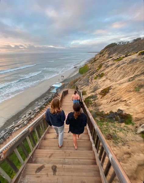 San Diego Beach Photoshoot, San Diego Summer Aesthetic, San Diego Photo Ideas, Cali Insta Pics, California Life Aesthetic, San Diego Picture Ideas, Ucsd Dorm, Cali Christmas, Coronado Island San Diego