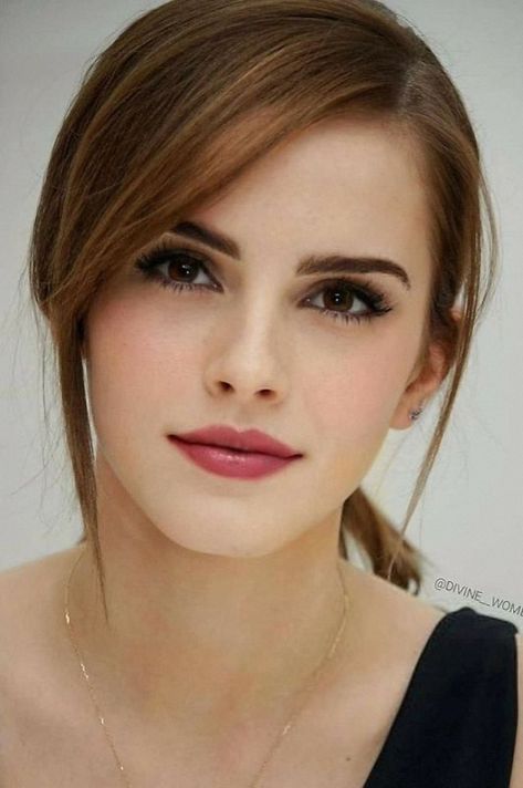 Emma Watson Makeup, Divine Women, Emma Watson Hair, Photoshoot Makeup, Makati, Brunette Hair, Emma Watson, Hollywood Stars, Beautiful Eyes