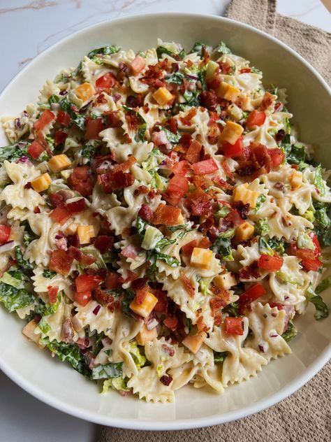 BLT Pasta Salad Blt Pasta Salad, Blt Pasta, Blt Salad, Blt Pasta Salads, Creamy Ranch Dressing, Creamy Ranch, Bacon In The Oven, Healthy Lunch Meal Prep, Pasta Salads