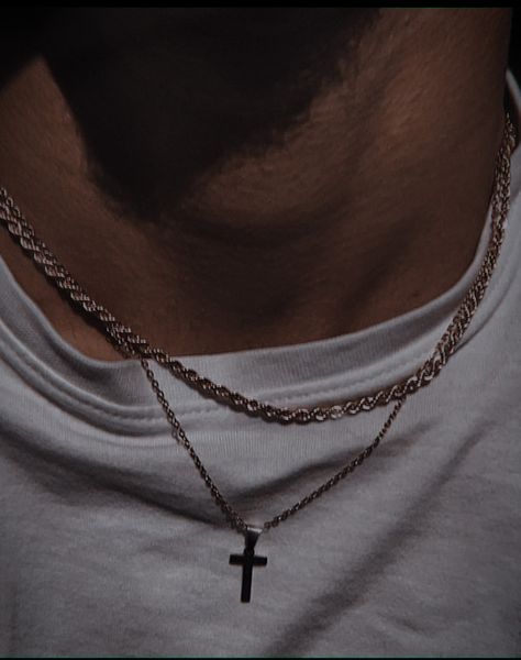 Men Wearing Necklaces Aesthetic, Chain Aesthetic Men, Cross Necklace Aesthetic Men, Cross Necklace Aesthetic, Collage Quotes, Apollo Aesthetic, Chains Aesthetic, Jewellery Studio, Necklace Aesthetic