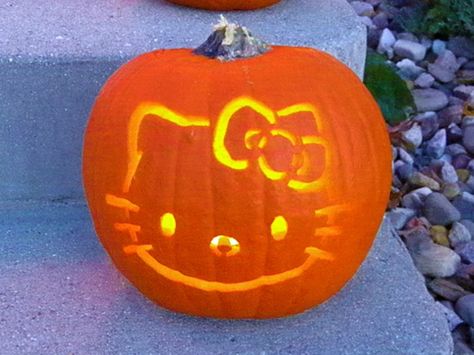 Pumpkin Ideas Hello Kitty, Kirby Pumpkin Carving, Pumkin Carving Kirby, Halloween Hello Kitty Pumpkin, Sanrio Halloween Pumpkin, How To Carve Hello Kitty Pumpkin, Tort Hello Kitty, Hello Kitty Halloween Wallpaper, Cat Pumpkin Carving