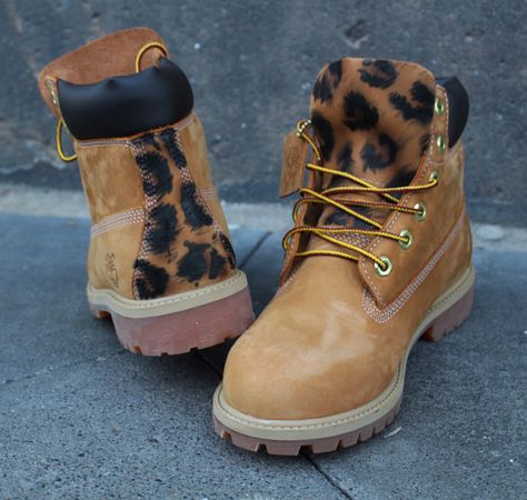 Custom Timberland Boots, Timberland Custom, Leo Style, Timberland Boots Outfit Mens, Timberland Boots Outfit, Timberland Waterproof Boots, Timberland Outfits, Womens Booties, Yellow Boots