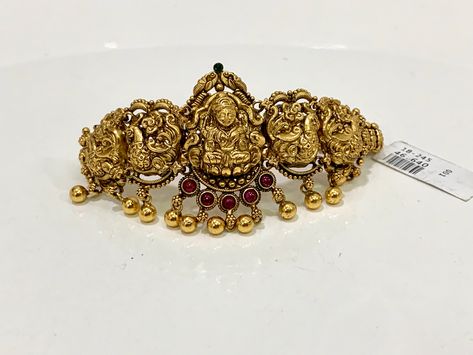 Vanki Designs Jewellery Latest, Vanki Designs Jewellery, Arm Brace, Diy Jar, Wedding Outfits For Groom, Diy Jar Crafts, Antique Bridal Jewelry, Gold Bridal Earrings, Bridal Jewelry Collection