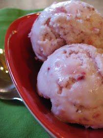 Low Fat Ice Cream, Homemade Strawberry Ice Cream, Ice Cream Maker Recipes, Dessert Recipies, Healthy Ice Cream, Make Ice Cream, Ice Cream Desserts, Strawberry Ice Cream, Up North