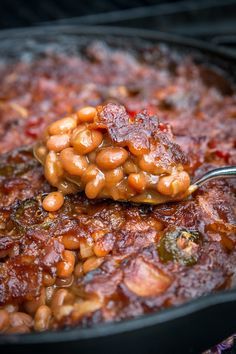 Bradley Smoker Recipes, Smoked Baked Beans Recipe, Smoked Baked Beans, Southern Baked Beans, Smoker Recipes Electric, Pellet Smoker Recipes, Best Baked Beans, Traeger Grill Recipes, Baked Beans With Bacon