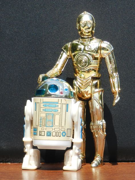 Original Kenner Star Wars Action Figures : C3-PO & R2-D2. There was nothing cooler than owning these 2. Kenner Star Wars Action Figures, Vintage Star Wars Figures, Vintage Star Wars Toys, Toys In The Attic, Star Wars Bb8, Star Wars Droids, R2 D2, Star Wars Action Figures, Star Wars Figures