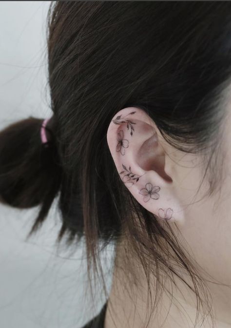 Helix ear tattoo ideas Ear Lobe Tattoo, Helix Ideas, Tattoos Ear, Inner Ear Tattoo, Piercing Art, Unique Ear Piercings, Tattoos Inspo, Ear Tattoo Ideas, Helix Ear