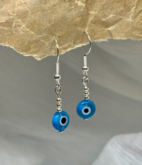 Diy Evil Eye Earrings, Handmade Hippie Blue Jewelry, Hippie Jewelry Evil Eye, Evil Eye Beads Earrings, Metal Dangle Earrings With Evil Eye, Beaded Earrings Diy, Evil Eye Earrings, Bead Charms Diy, Handmade Jewelry Tutorials