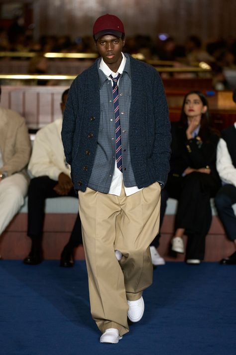 Tommy Hilfiger Outfits Men, Tommy Hilfiger Outfits, Hilfiger Outfits, Mens Fall Outfits, Streetwear Ideas, Menswear Runway, Fall Outfits Men, Blue Ivy, Gisele Bündchen