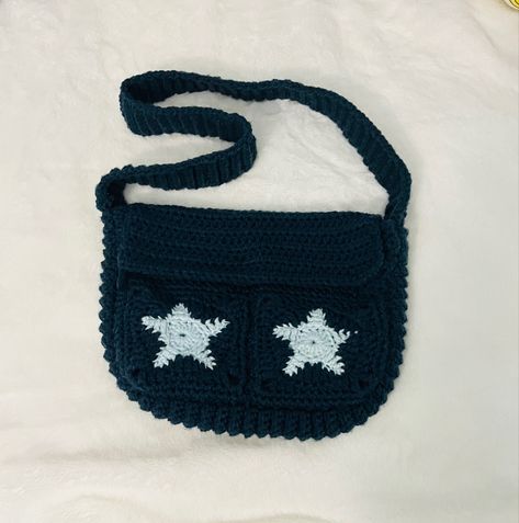 Blue Crochet Ideas, Liana Core, Star Crochet Bag, Dark Blue Crochet, Messager Bag, Star Crochet, Messanger Bag, Crochet Star, Crochet Stars