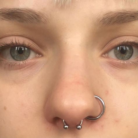 Piercings Face, Cute Nose Piercings, Nose Ring Jewelry, Face Piercings, Cool Piercings, Cute Piercings, Lip Tattoos, Septum Jewelry, Body Piercings