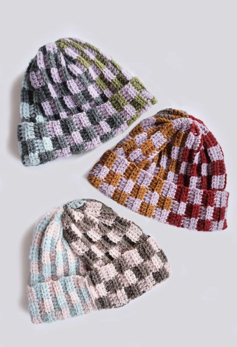 Checkered Beanie, Checkered Crochet, Cotton Crochet Patterns, Diy Textiles, Crochet Fashion Patterns, Fun Crochet Projects, Wool Beanie, Handmade Hat, Macrame Design