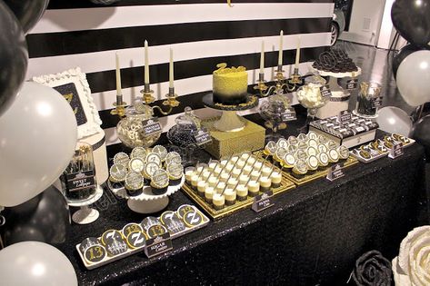 Celebrate with Cake!: Black, White and Gold Dessert Table (Click on post for more pictures) Cupcakes White And Gold, Gold Dessert Table, Cupcakes White, Black And White Cake, Gold Dessert, White Cake Recipe, Black White And Gold, Dessert Tables, Candy Table