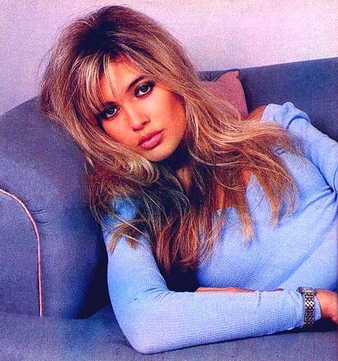 Mandy Smith, 80's Mandy Smith, Farah Fawcett Poster, Claudia Schiffer Bangs 90s, Claudia Schiffer Ponytail, Claudia Schiffer Magazine Covers, Farrah Fawcett Charlie’s Angels, Last Fm, Latest Music, Vintage Beauty